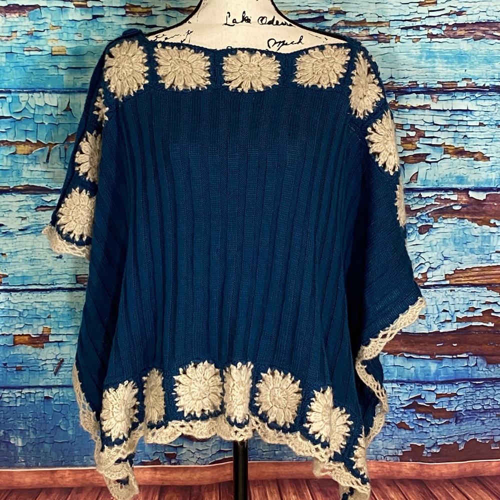 Francesca's Collections colorful poncho